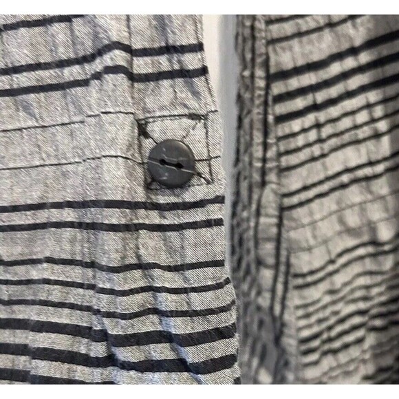 Habitat Women’s Medium Gray Black Striped Roll Sleeve‎ Button Shirt Cotton Blend - Picture 5 of 7